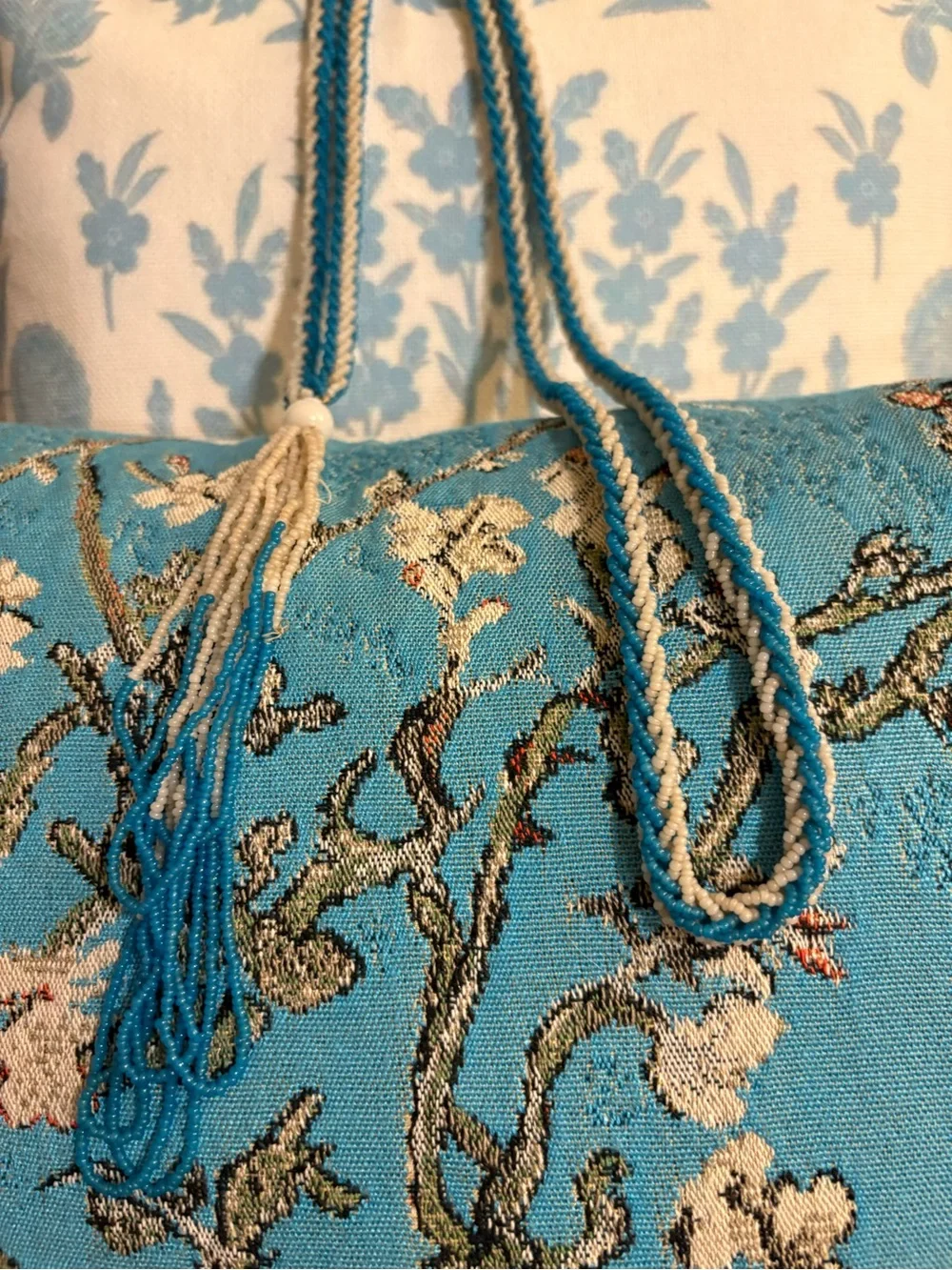 Antique Art Deco Blue & White Flapper Sautoir Beaded Lariat Necklace